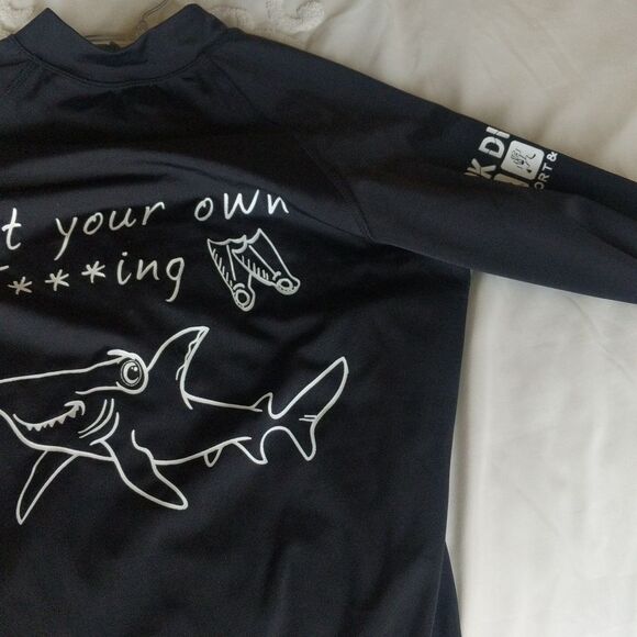 Rash Guard With Shark Motif - Picture 5 of 11